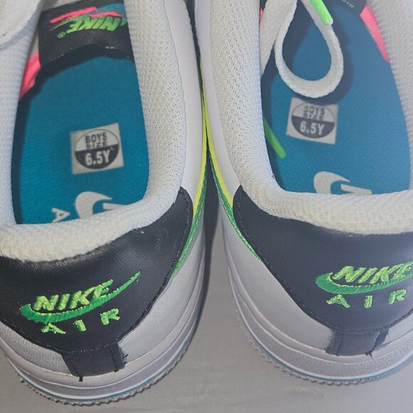Nike Air Force 1 LV8 1 White/Green Strike - Aquamarine DJ5154‑100 (Boys) - Picture 9 of 14